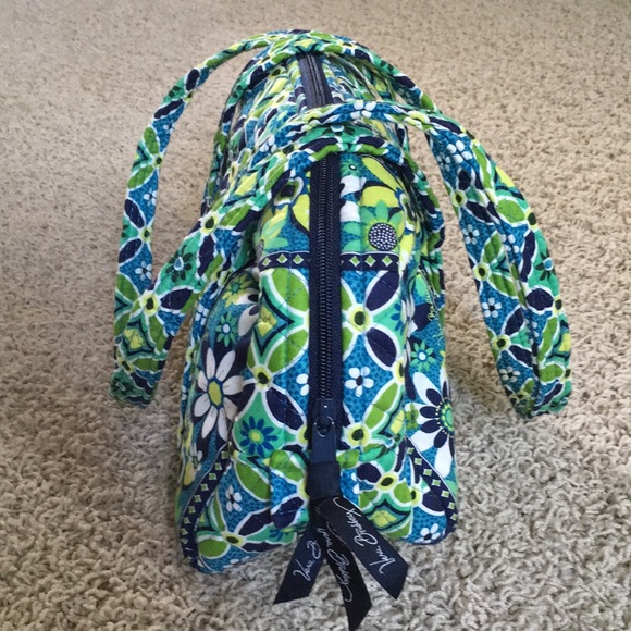 NWOT-Vera Bradley bag with matching cosmetic bag - Picture 4 of 13